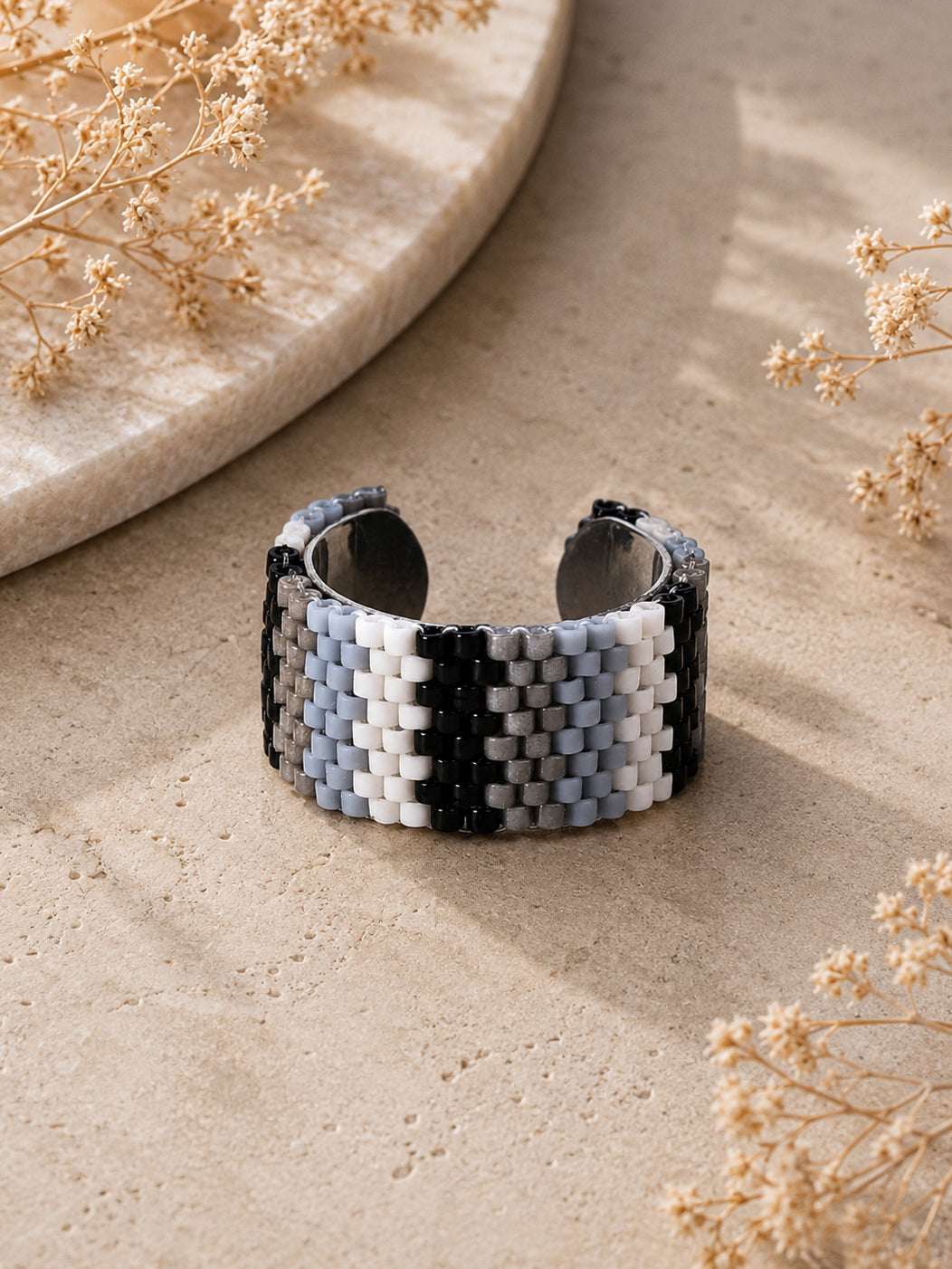 Black n White Ring