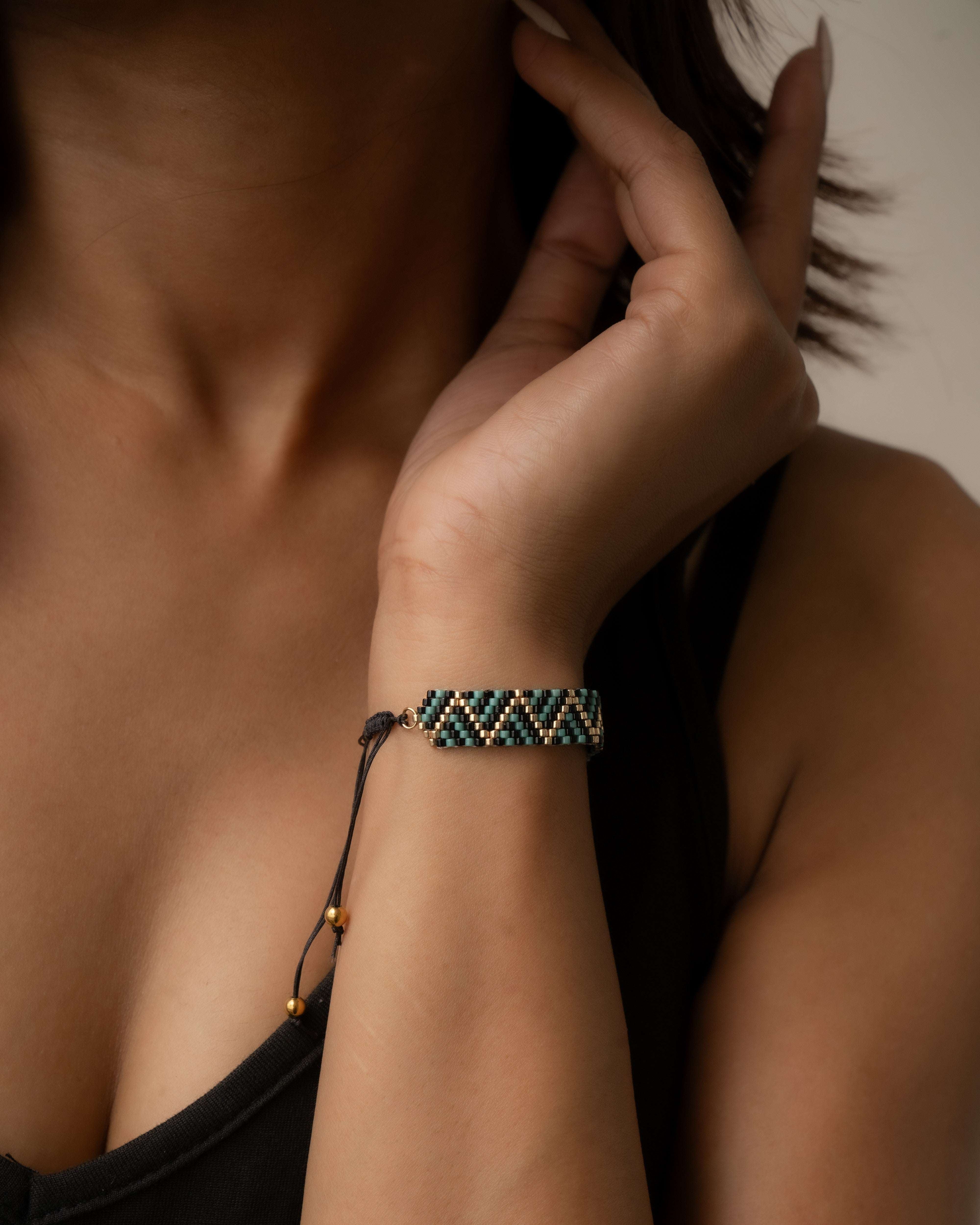 Taakshi Bracelet - Jenni and Janki